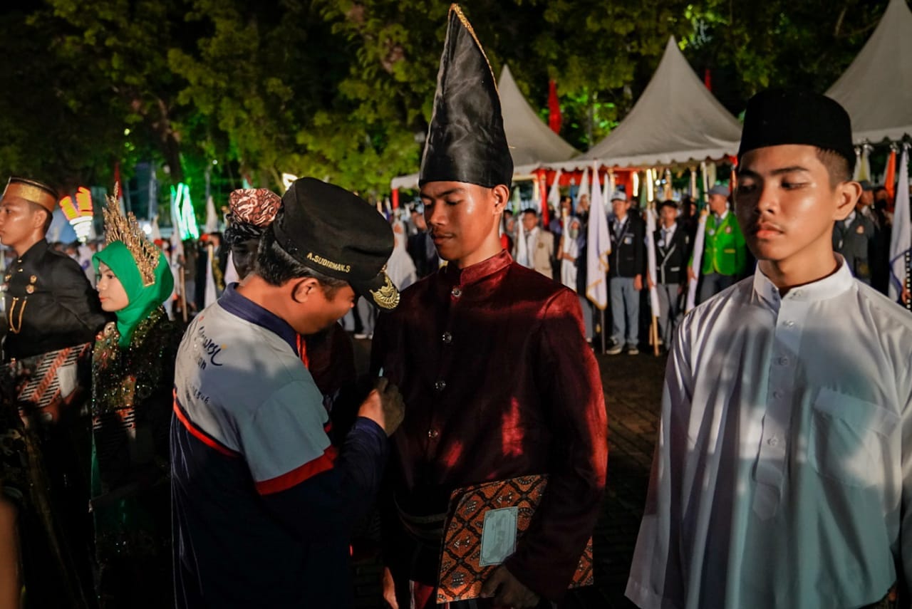1.300 Pelajar Andalan Sulsel Melakukan Kirab dan Ikrar Deklarasi dalam 7 Bahasa